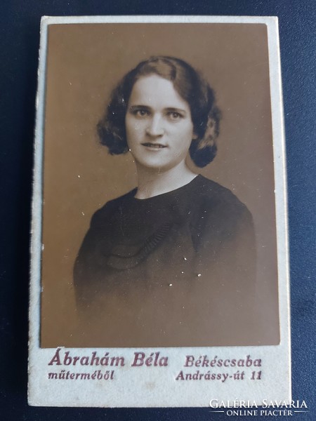 Régi női fotó 1930 körüli Ábrahám Béla Békéscsaba műtermi fénykép 091