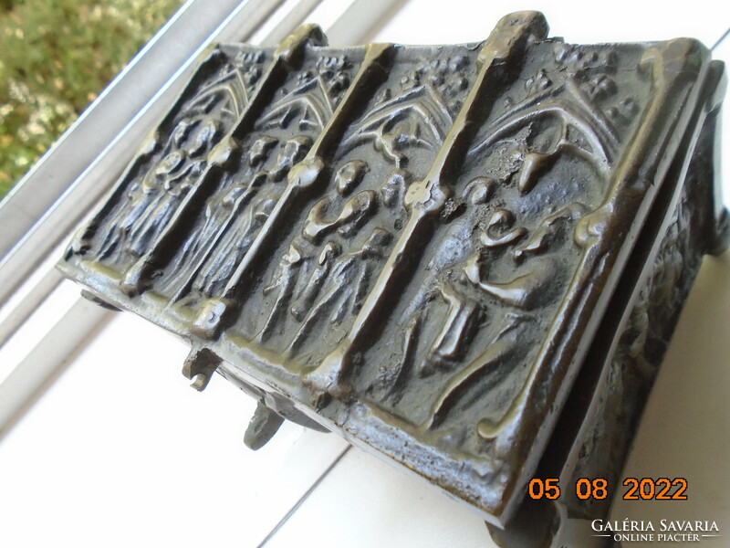 19.Sz erhard&söhne in Nuremberg style with neo-gothic relief bronze relic, jewelry box 1.7 kg