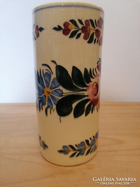 The Körmöcbánya ceramic vase is a cash register souvenir.