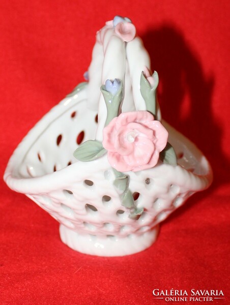 Porcelain basket