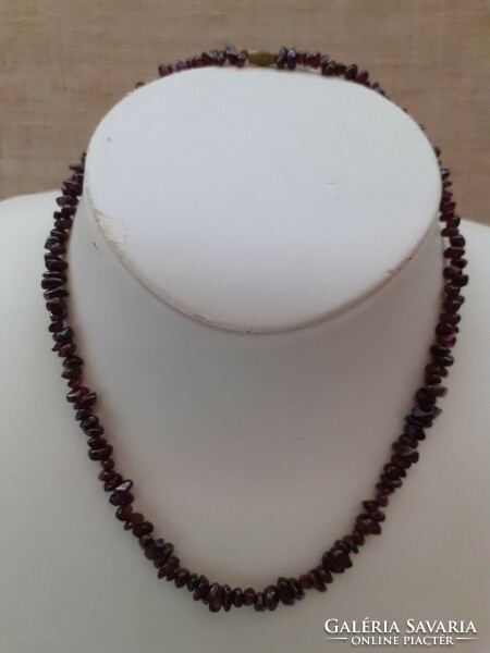 Nice condition garnet stone necklace with screw switch