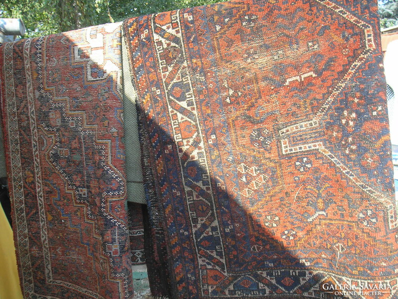 Antik, kopott szőnyeg 120x210