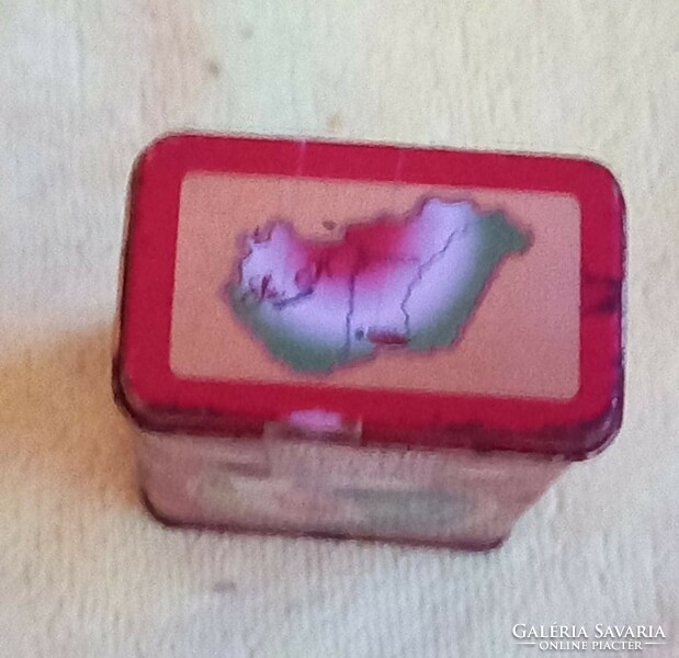 Old red pepper box