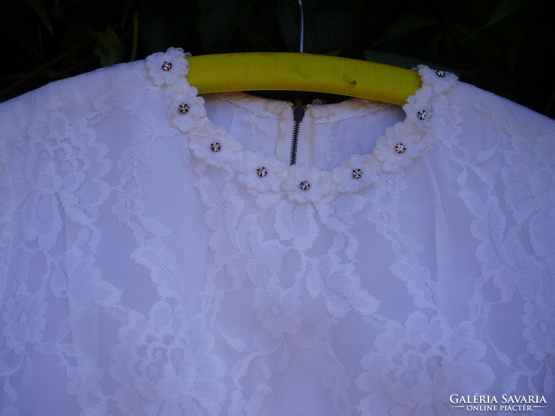 Régi menyasszonyi ruha - strasszokkal díszítve