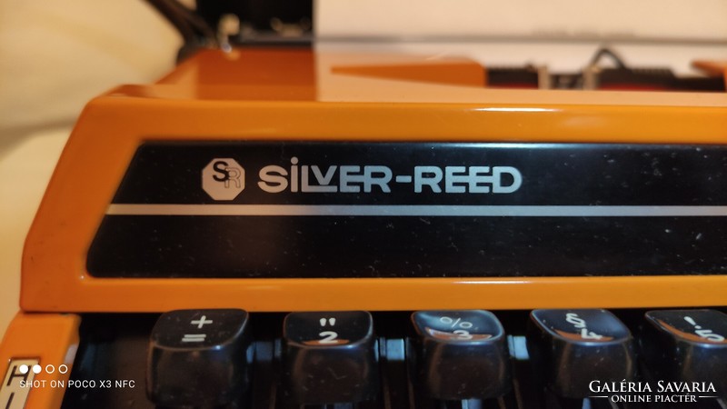 Seiko silver reed sr200 Japanese bag typewriter from the 80s