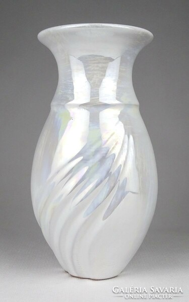 1J899 Mid century irizáló mázas csavart testű kerámia váza 18.5 cm