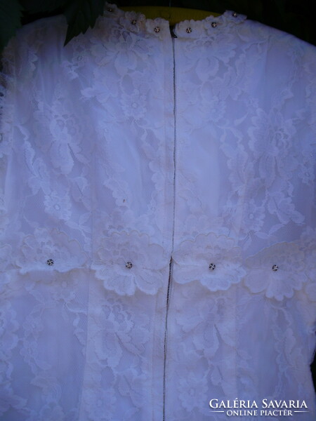 Régi menyasszonyi ruha - strasszokkal díszítve