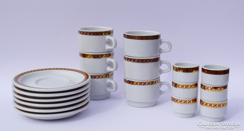 Ritka dekorral Alföldi porcelán 6 személyes mokkás kávés készlet és pálinkás készlet