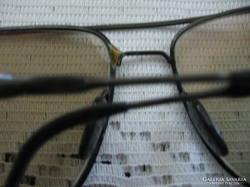 2 db retro napszemüveg és Silhouette mágneses szemüveg tartó egyben