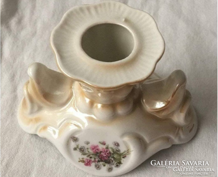 Porcelain candle holder with flower pattern