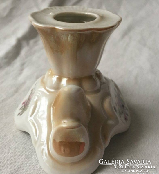 Porcelain candle holder with flower pattern