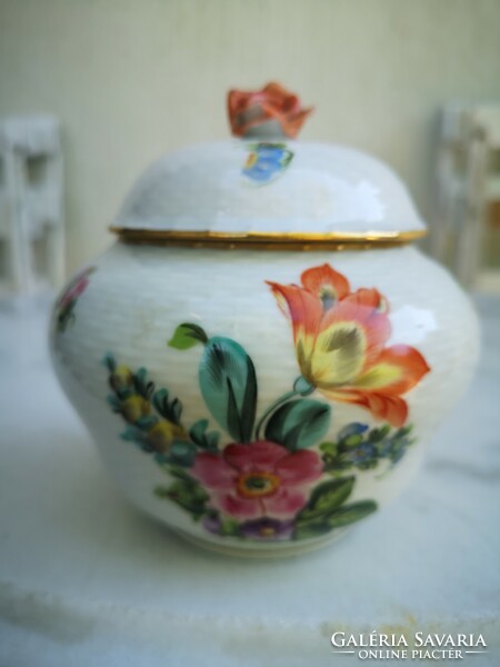 Herend bonbon bonbonier rose on the top with a flower pattern anniversary seal..