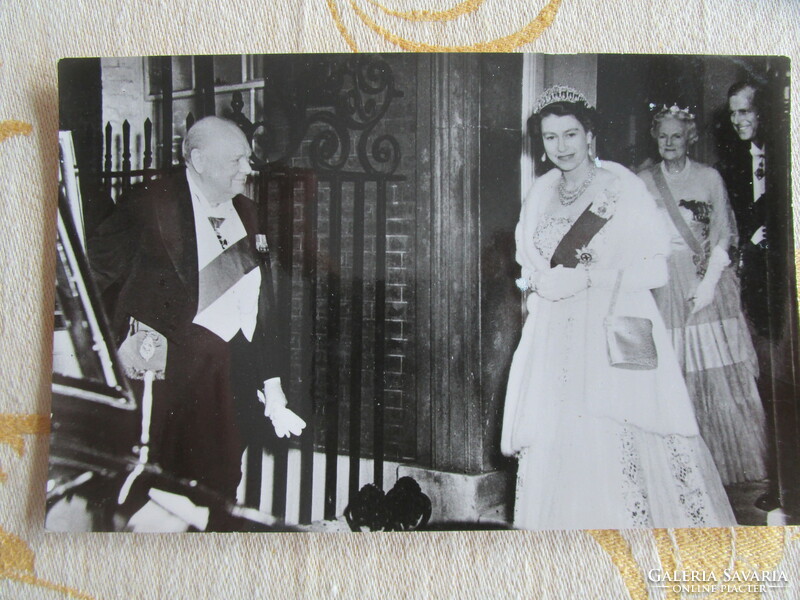 Cca 1958 II. Erzsébet brit királynő - Winston Churchil London Downing Street 10 korabeli fotó