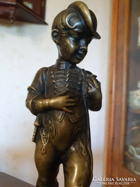 József Gondos - Nyalka boy - bronze statue