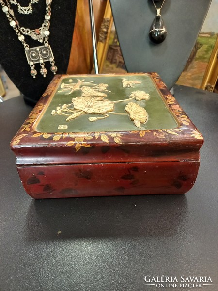Antique Chinese jewelry box