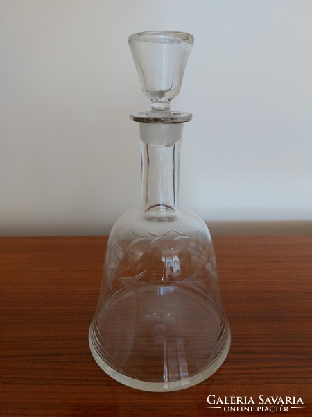 Régi üveg dugós palack csiszolt szőlőmintás borkínáló borosüveg