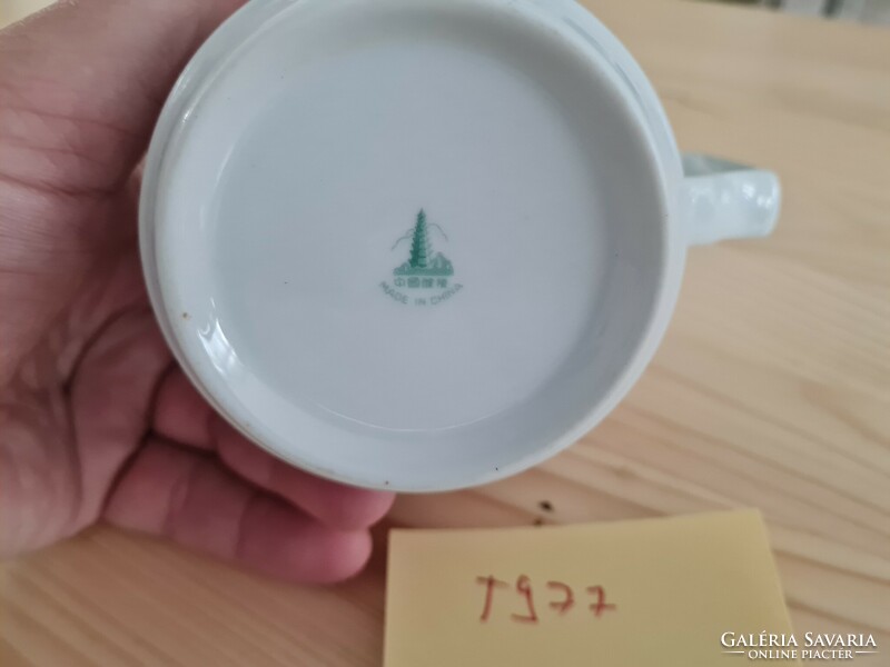 Chinese flower pattern mug t977 in the condition shown in the pictures