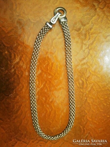 Metal necklace