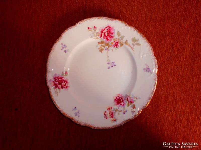 Hand painted flower pattern plate