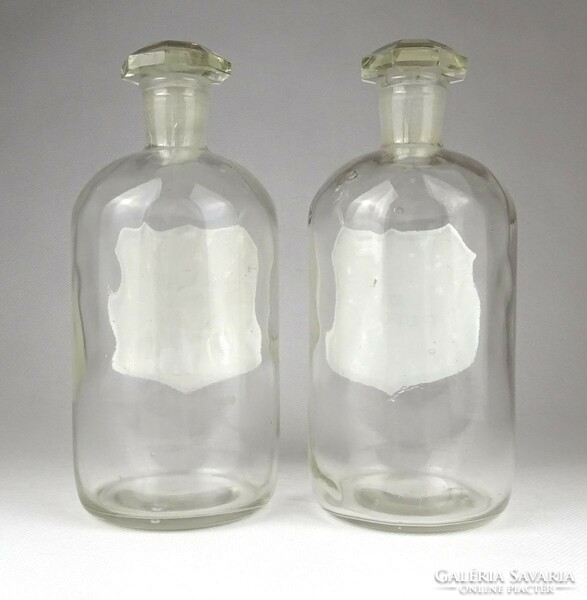 1I631 pair of old pharmacy apothecary bottles 18.5 Cm