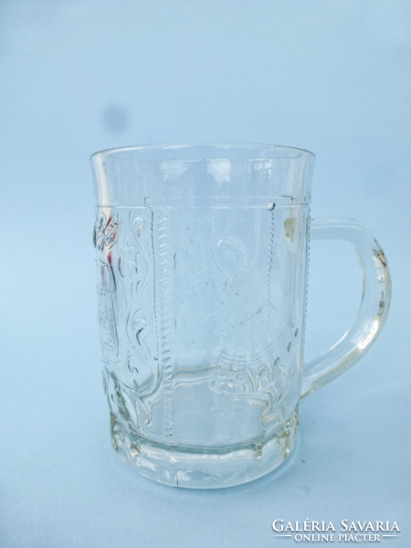 Antik  üveg korsó 1942,Domború néptáncosok minta