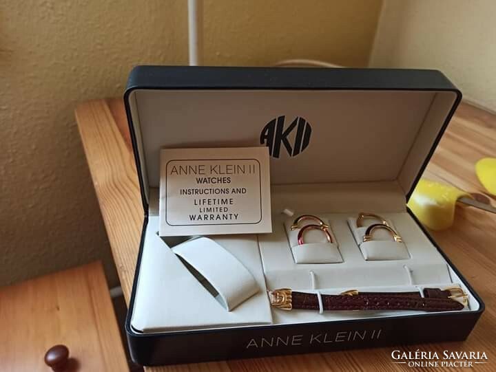 Anne Klein uj, bőr óraszijj, kis méretű női, retro/vintege karórákhoz (60-as évek)