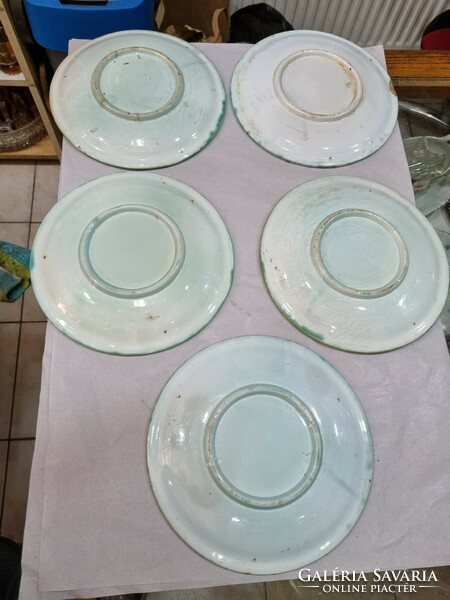 5 old majolica plates