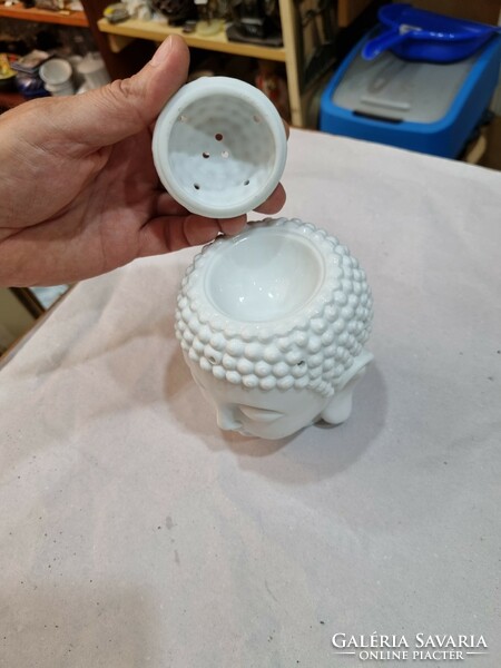Porcelain evaporator