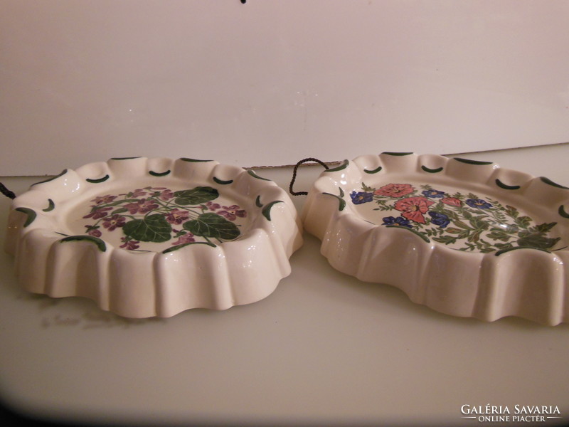 Wall decoration - 2 pcs - marked - hand painted - old - 18 x 14.5 x 3 cm - Viennese - porcelain - flawless