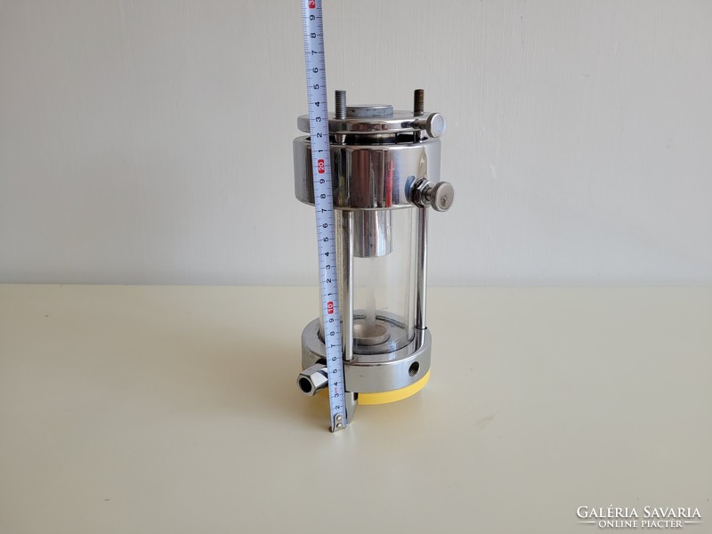 Régi retro laboratórium eszköz üveg és rozsdamentes acél labor vizsgáló eszköz