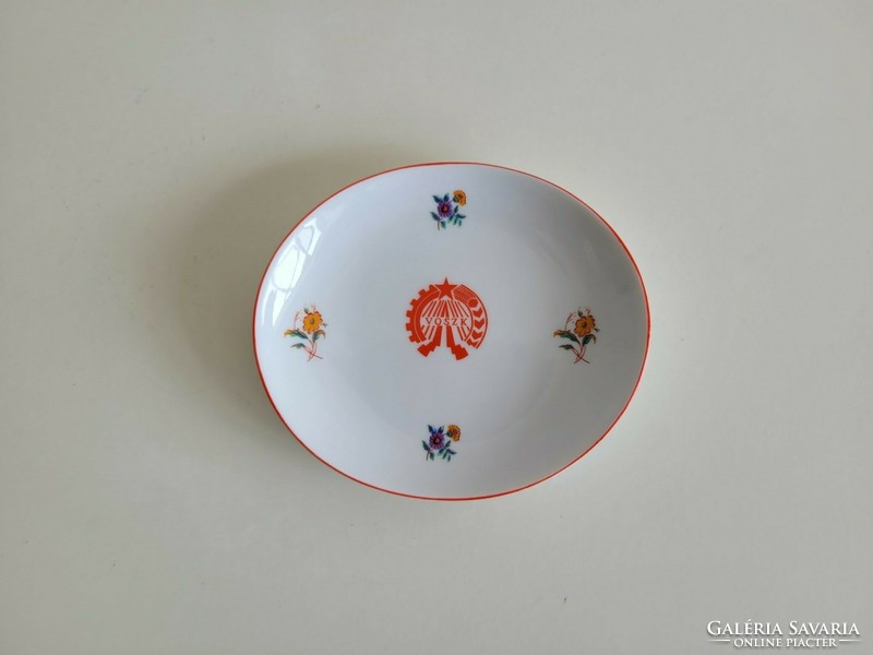 Old retro porcelain bowl with a red star from Hóllóháza, Vosk hospitality industry souvenir