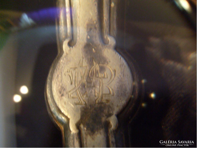 18 századi Muzeális Antik ezüstözött monogrammos húsvilla ritkaság