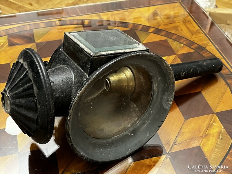 Iron carriage / carriage lamp