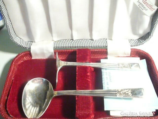 De motfort silver plated baby set