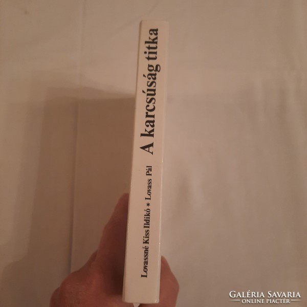 Lovassné Kiss Ildikó - Lovass Pál: A karcsúság titka   harmadik, bővített és átdolgozott kiadás 1984