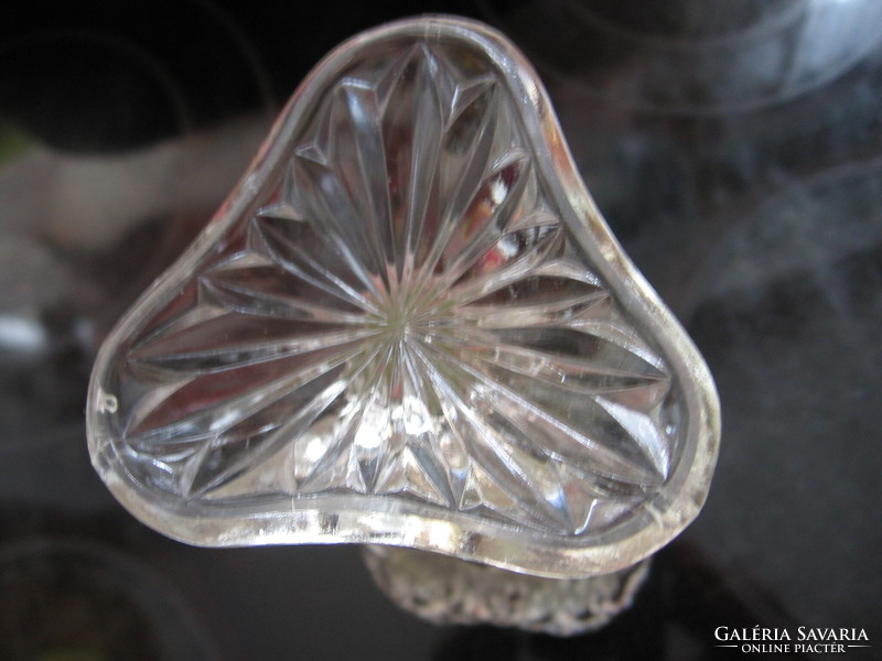 Art deco kristály háromszögletű talpas váza