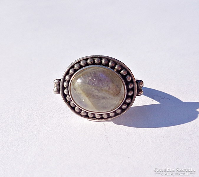 Light stone silver ring