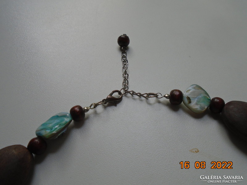 Turquoise pearl shells with irregular shapes and oval flat rosewood pearl necklaces