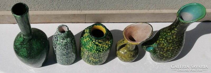 Retro vázák hasonló stílusban