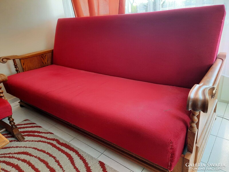 Koloniál bútorok (20 db) jó állapotban, piros kárpittal