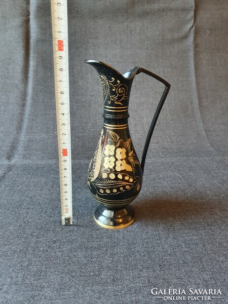 Indiai fekete fém váza, 19 cm magas