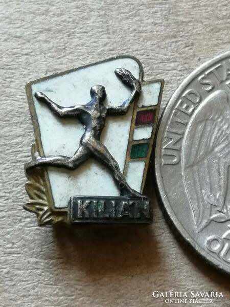 Small - Kilian trial silver numbered badge