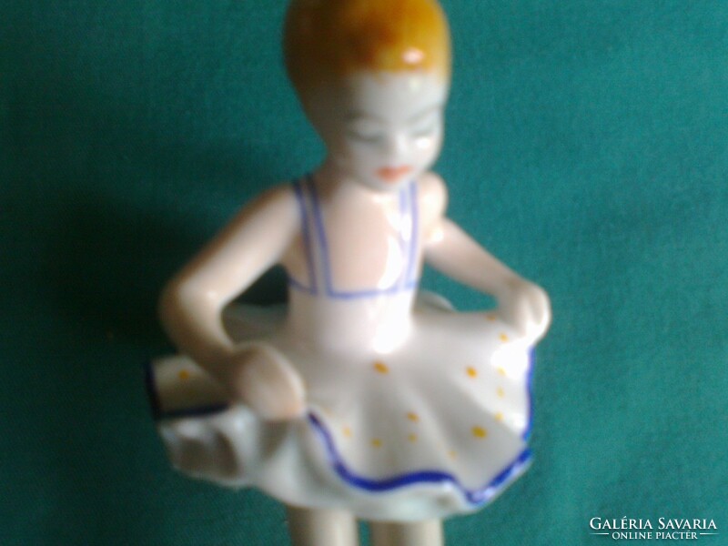 Kecses kis porcelán balerina  (Hollóházi)