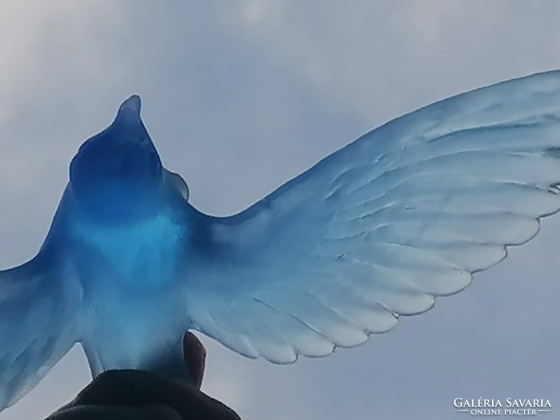 A  Boldogság Kék Madara Üveg szobor