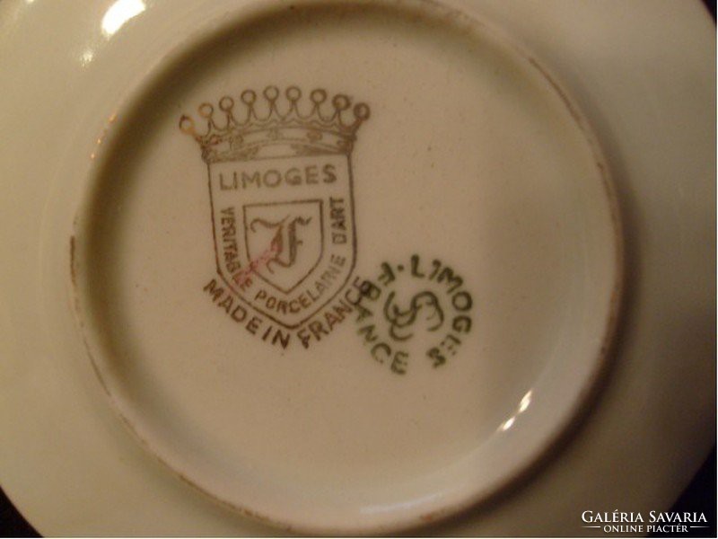 M4   Limoges Hercegi 9 koronával Antik  vitrintárgy filigrán  porcelán ritkaság dús aranyozású