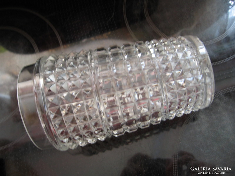 Retro checkered crystal vase with diamond pattern