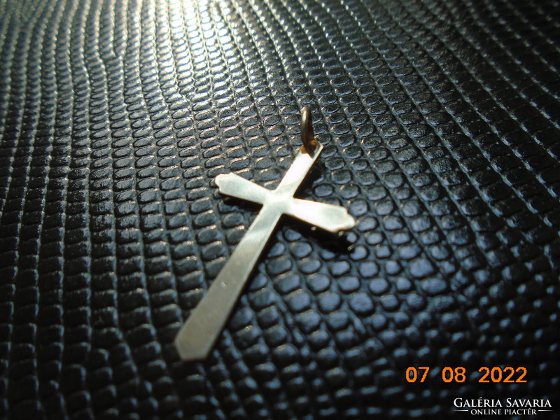 Cross metal pendant