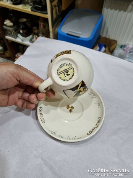 Porcelán csésze