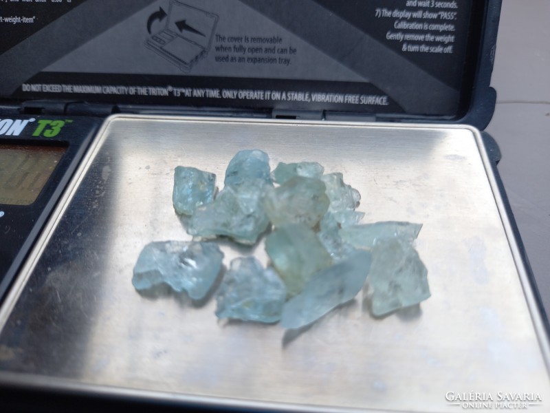 Aquamarine raw gemstones top quality 40 carats