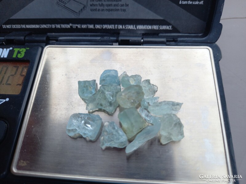 Aquamarine raw gemstones top quality 40 carats